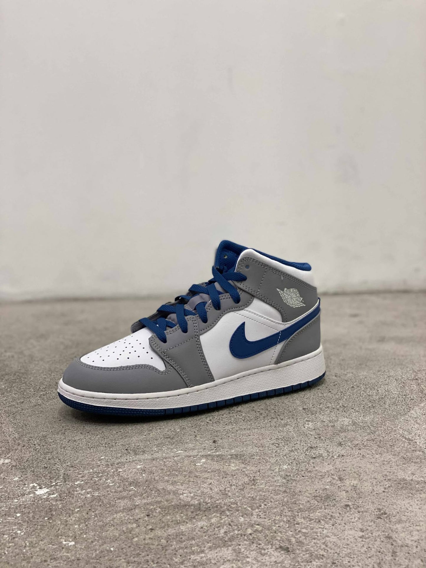 Jordan 1 Mid 'True Blue Cement' (GS)