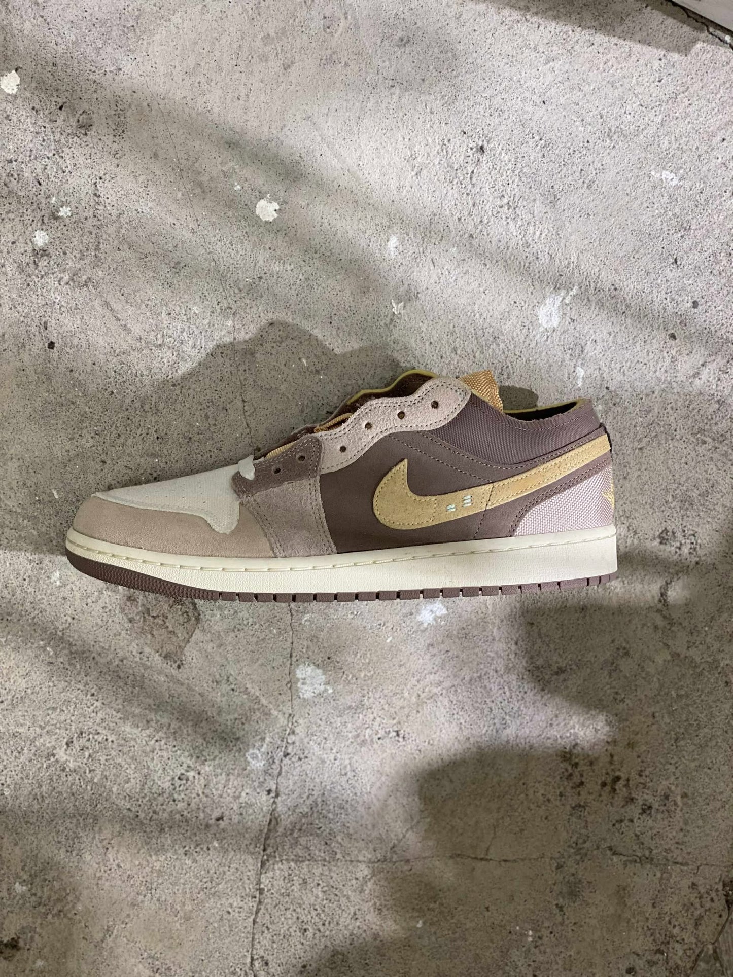 Jordan 1 Low SE Craft 'Taupe Haze' (MEN'S)