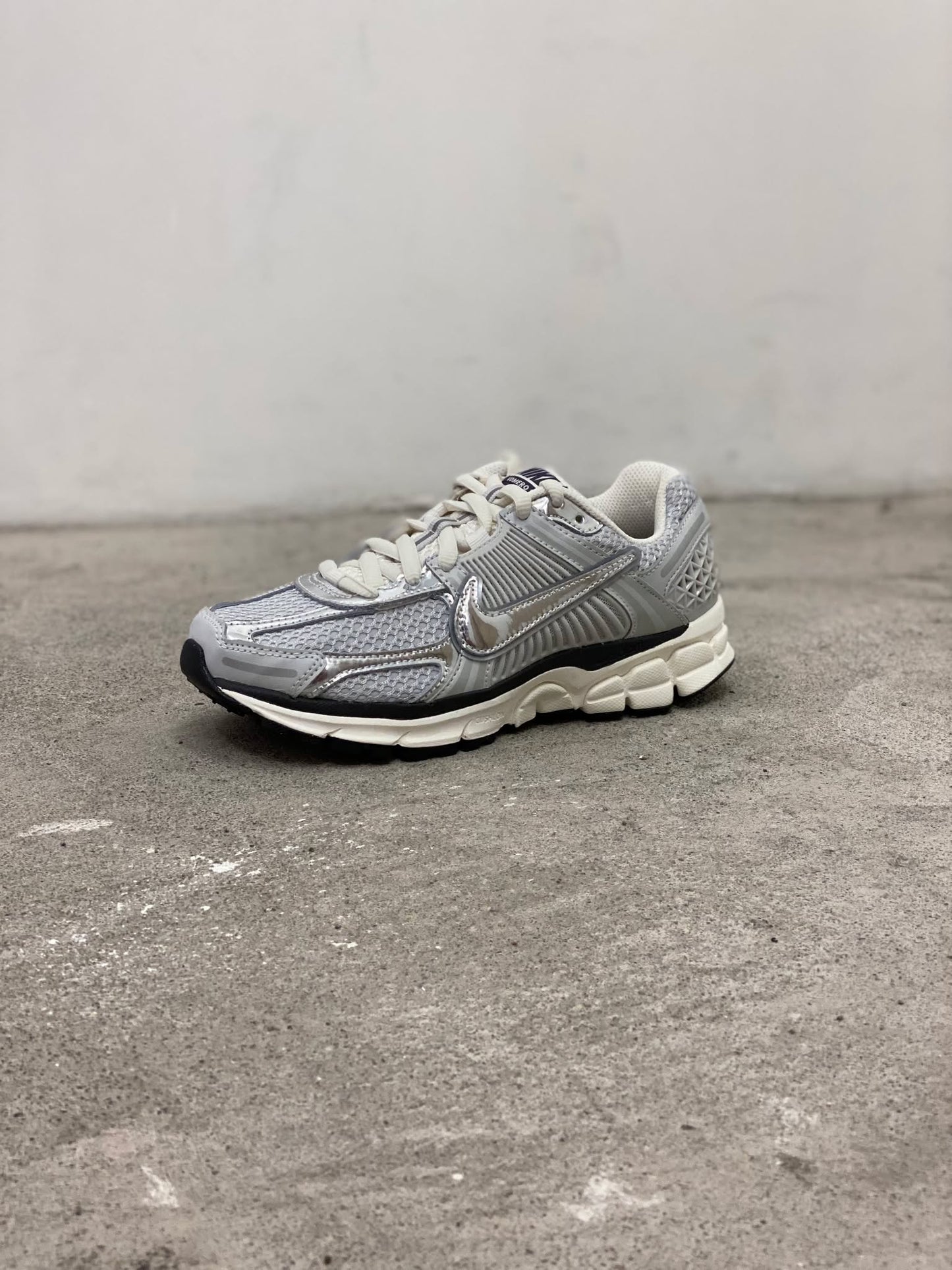 Nike Zoom Vomero 5 'Photon Dust Metallic Silver' (WOMEN'S)