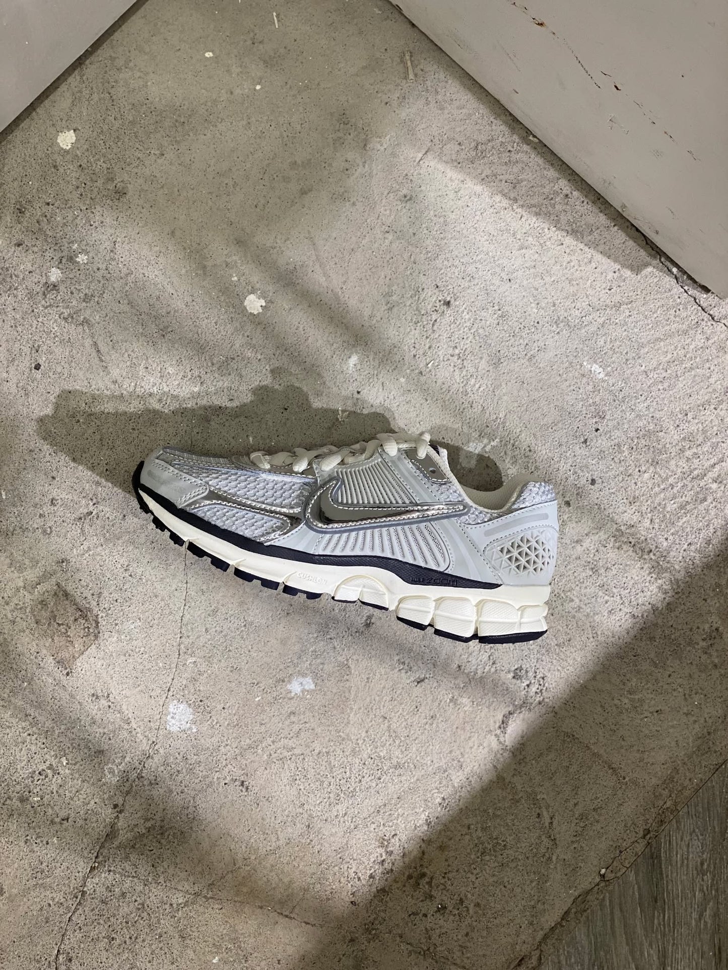Nike Zoom Vomero 5 'Photon Dust Metallic Silver' (WOMEN'S)