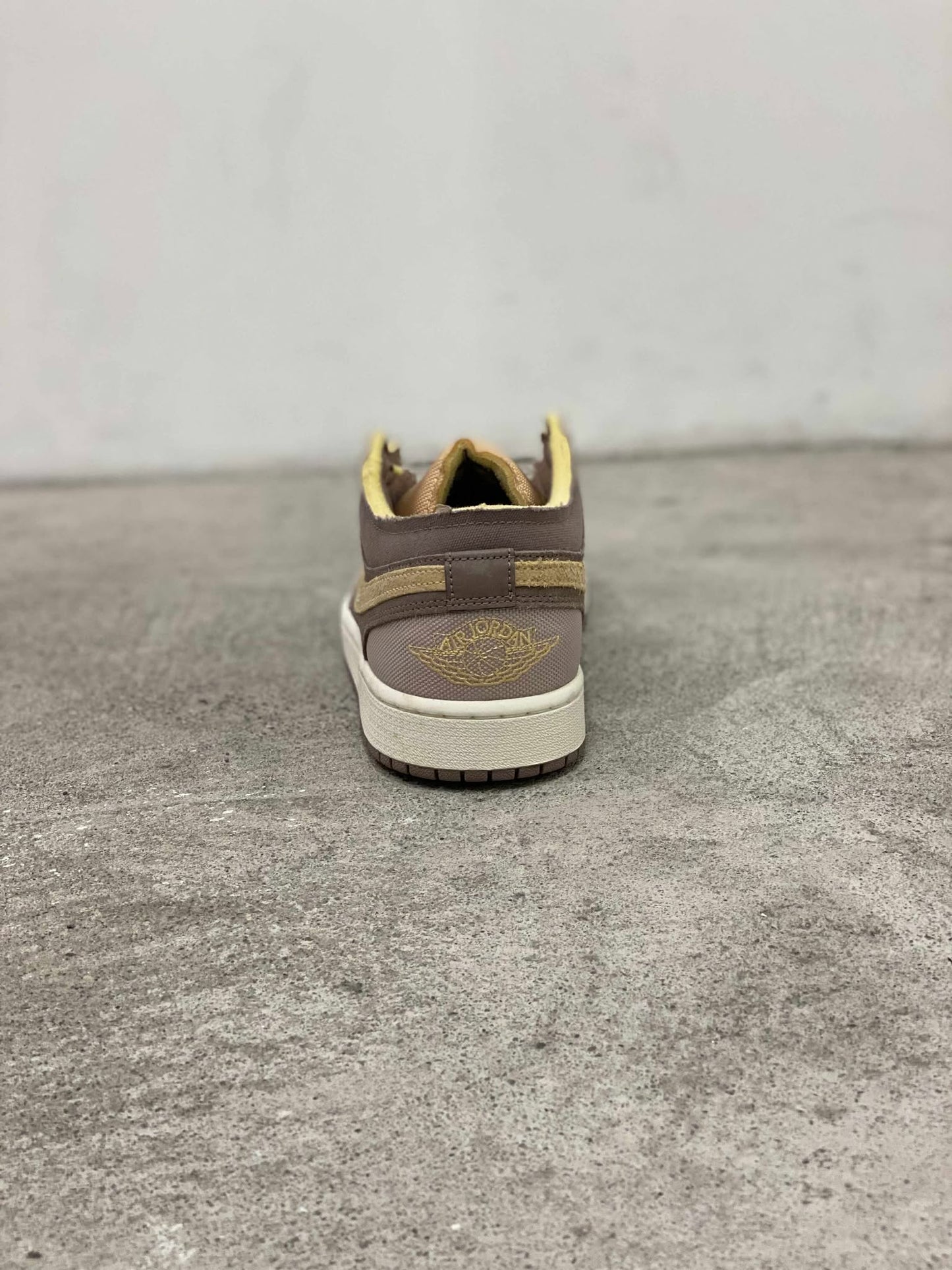 Jordan 1 Low SE Craft 'Taupe Haze' (MEN'S)