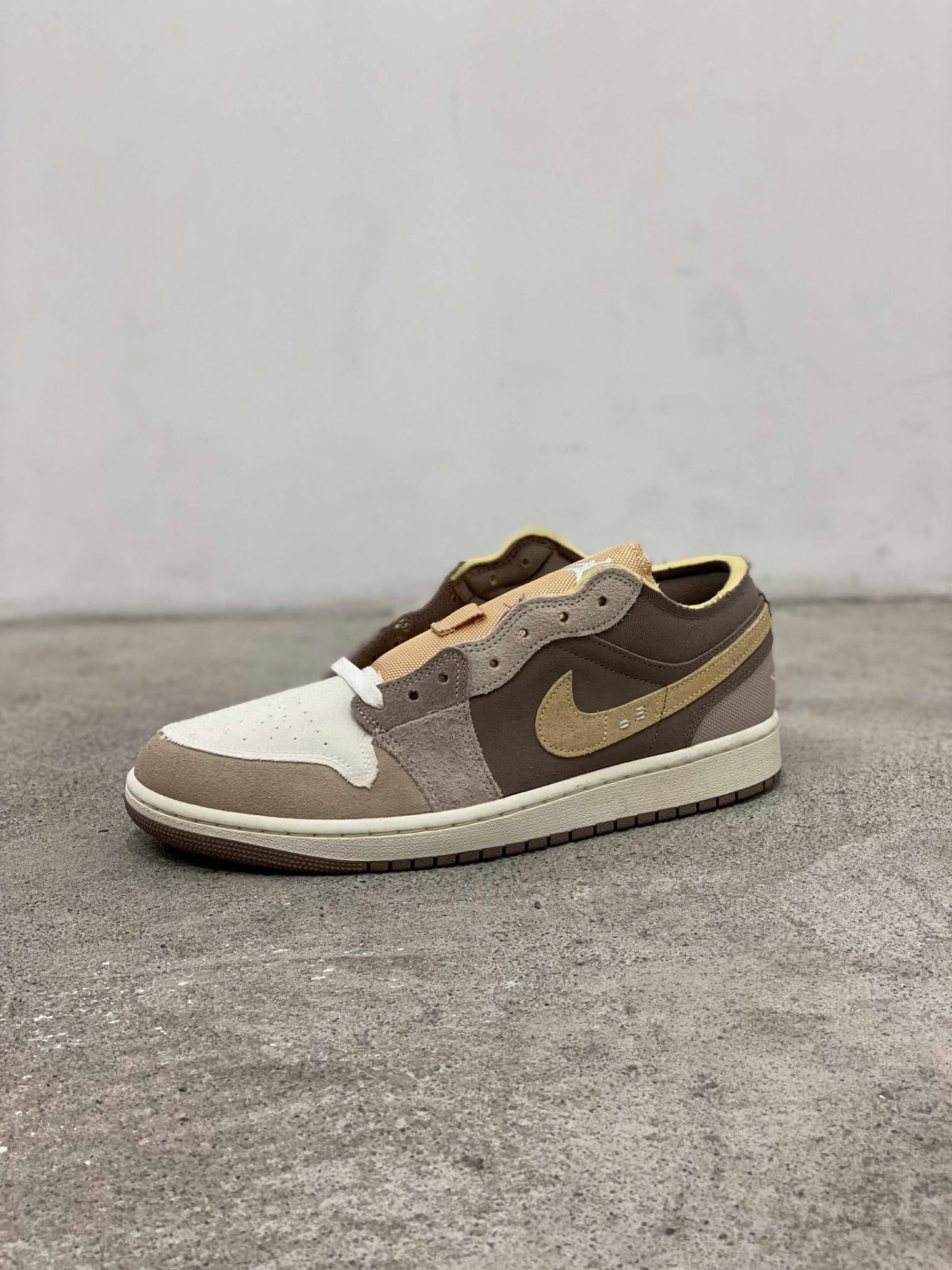 Jordan 1 Low SE Craft 'Taupe Haze' (MEN'S)