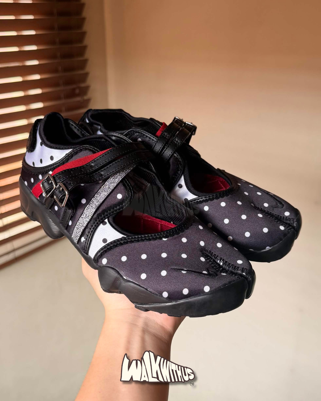 Nike Air Rift Breathe "Polka Dots Black Metallic Silver"