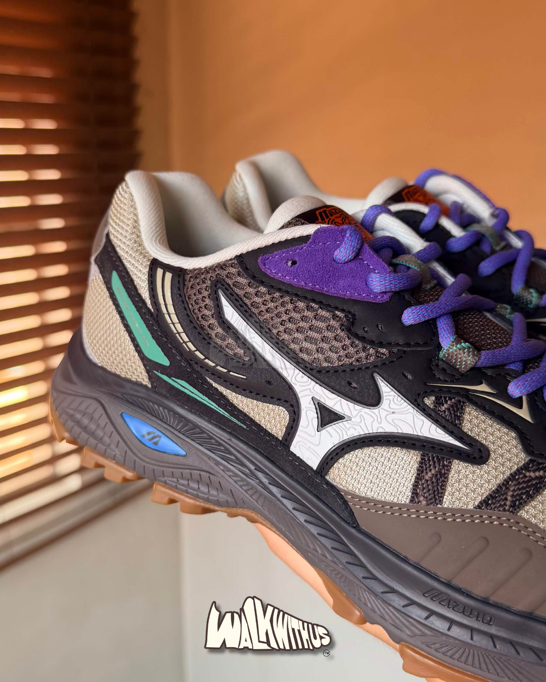 Mizuno Racer ADV "Multicolor Gum"