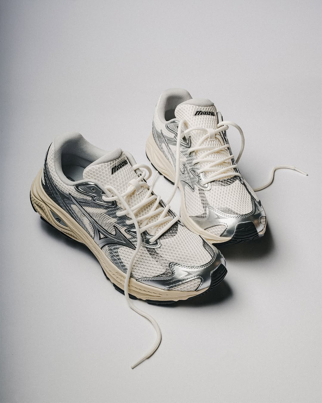Mizuno Racer V2 'Cream Silver'