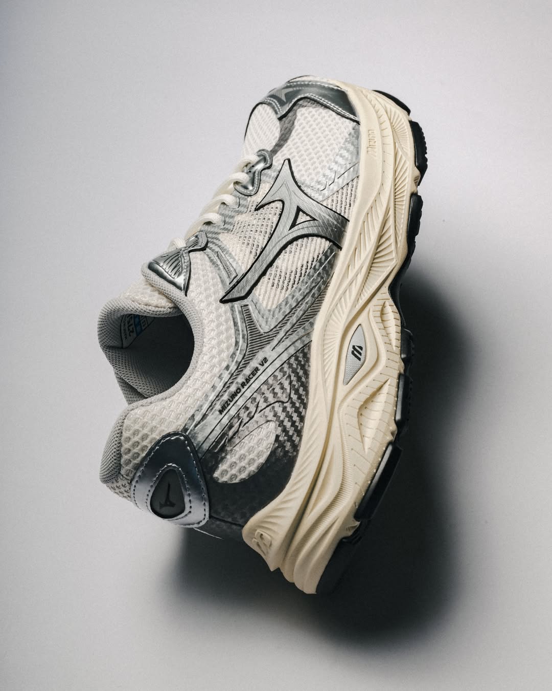 Mizuno Racer V2 'Cream Silver'