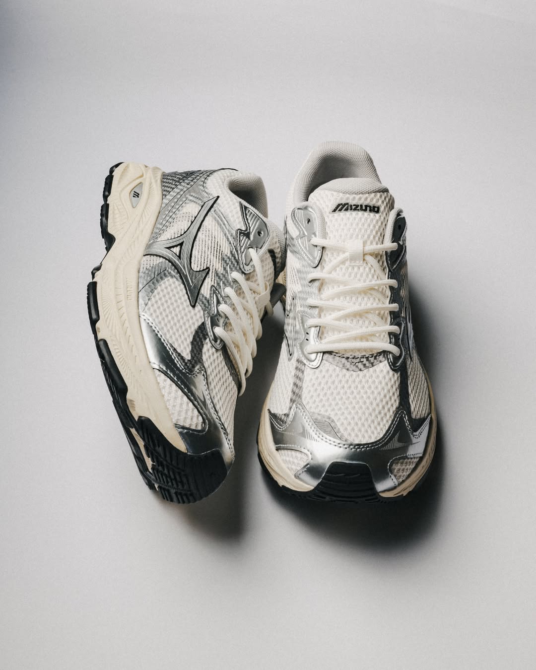 Mizuno Racer V2 'Cream Silver'