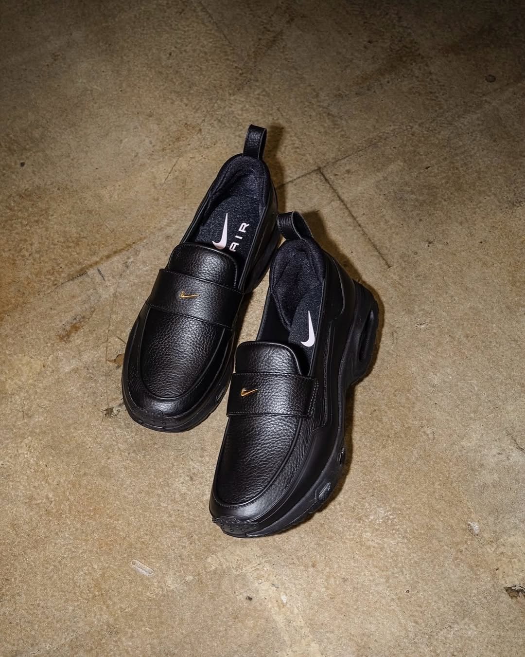 Nike Air Max Phenomena 'Black Metallic Gold'