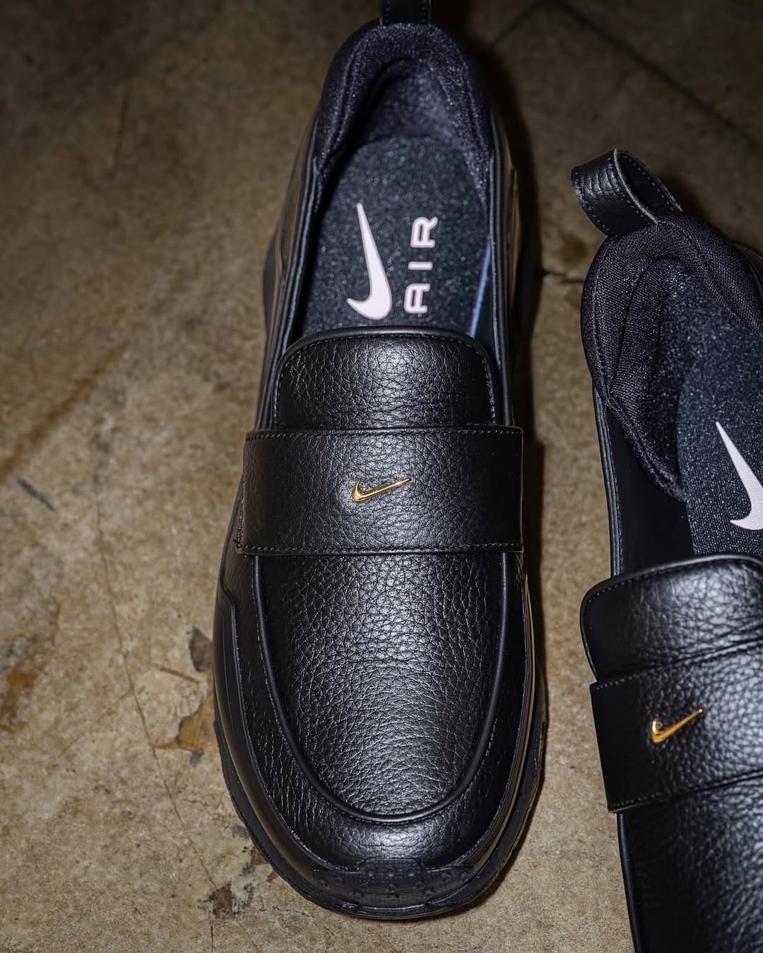 Nike Air Max Phenomena 'Black Metallic Gold'