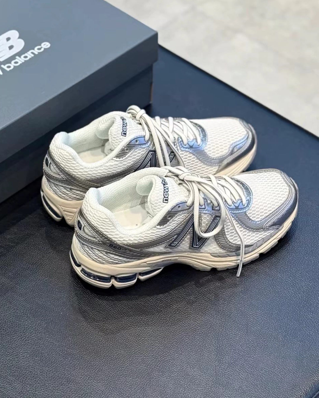 New Balance 860v2 'Silver Grey'