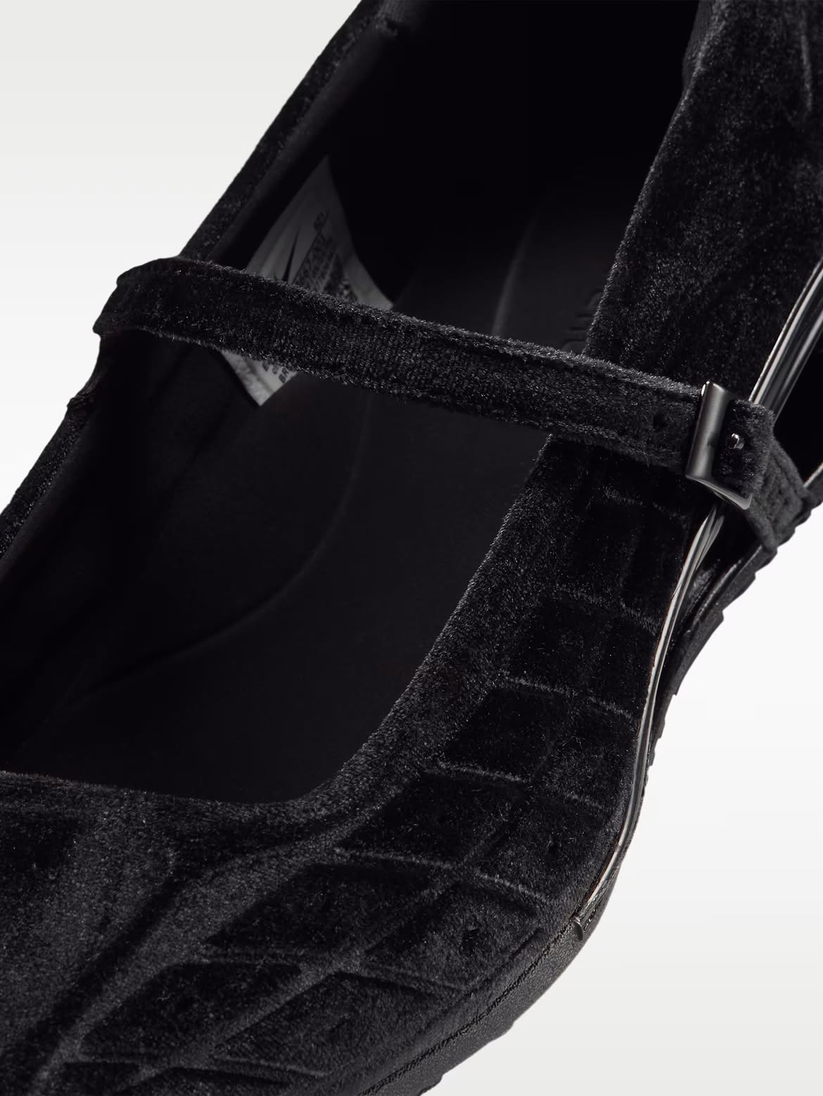 Nike Shox Z Calistra Velvet "Burgundy & Black"