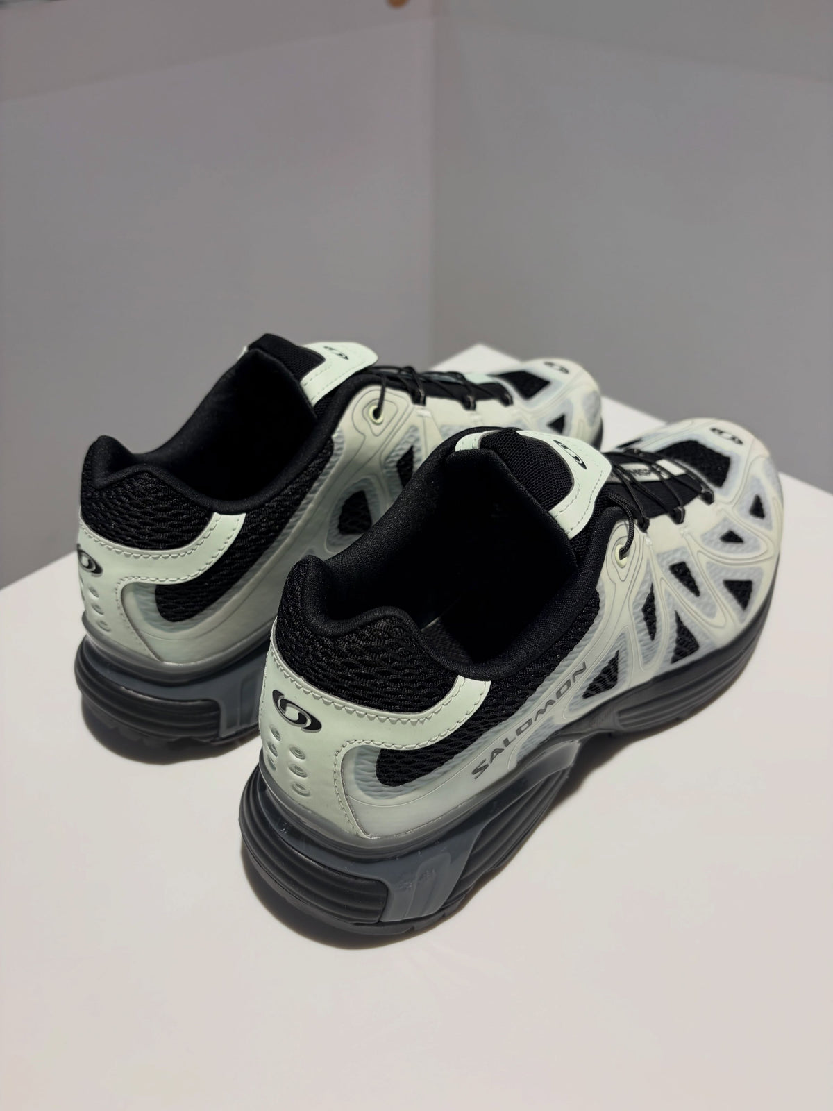 Salomon XT-Whisper VOID "Black & Clear Aqua"