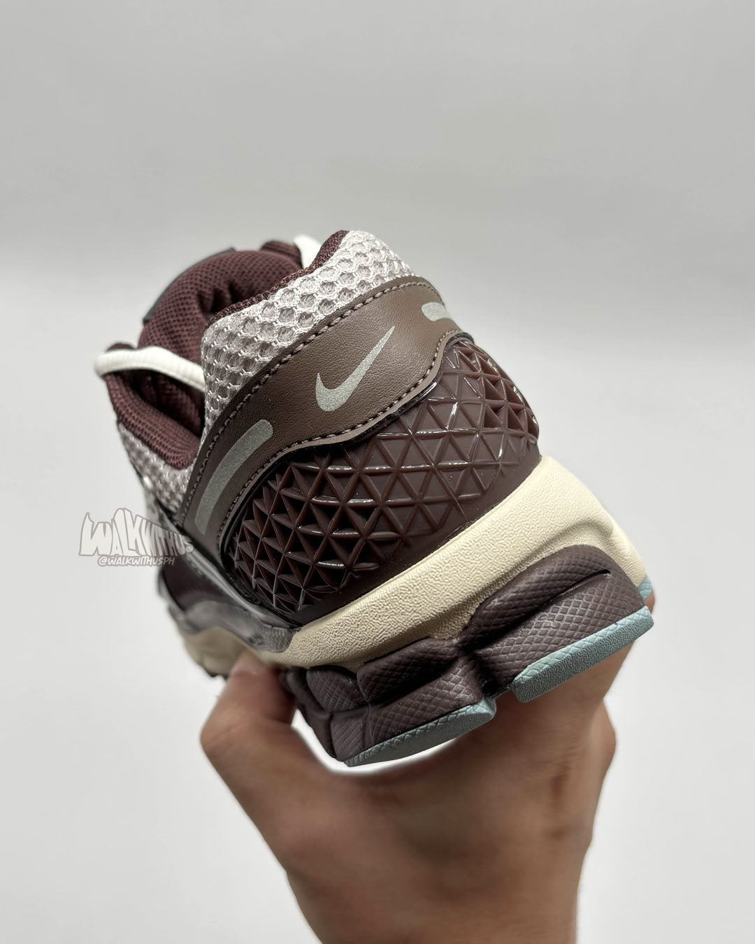 Nike Zoom Vomero 5 'Earth Fossil'